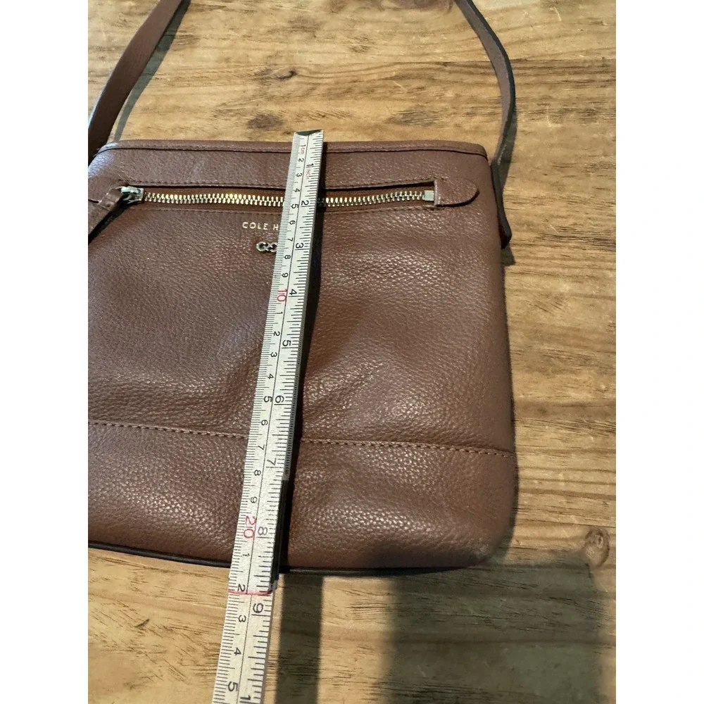 Cole Haan Brown Pebbled Leather Crossbody Bag Adjustable Strap Zip Pockets